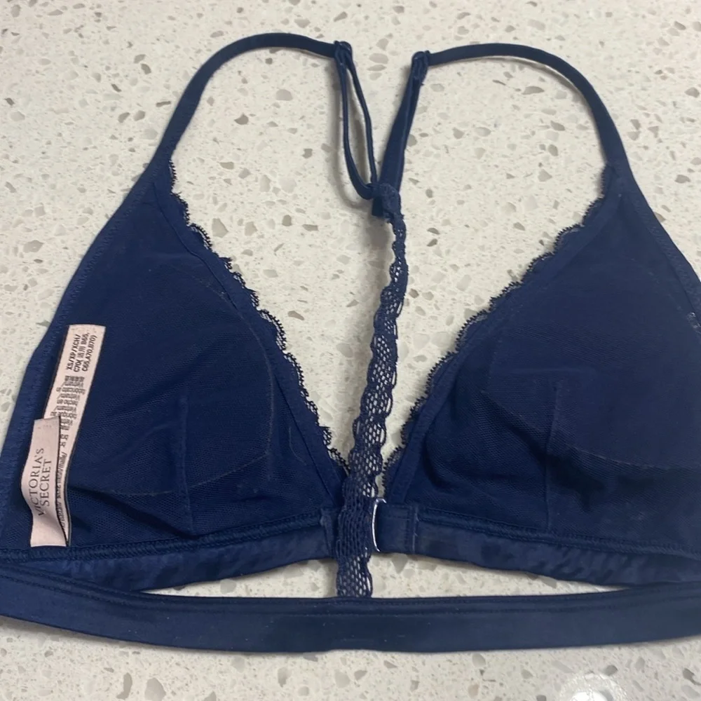 Victoria’s Secret Bralettes Size XS Navy and coral Y back Front hook Lace w pads